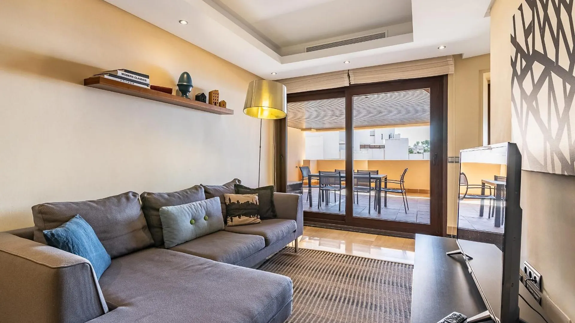 Estepona East Apartment Maewest