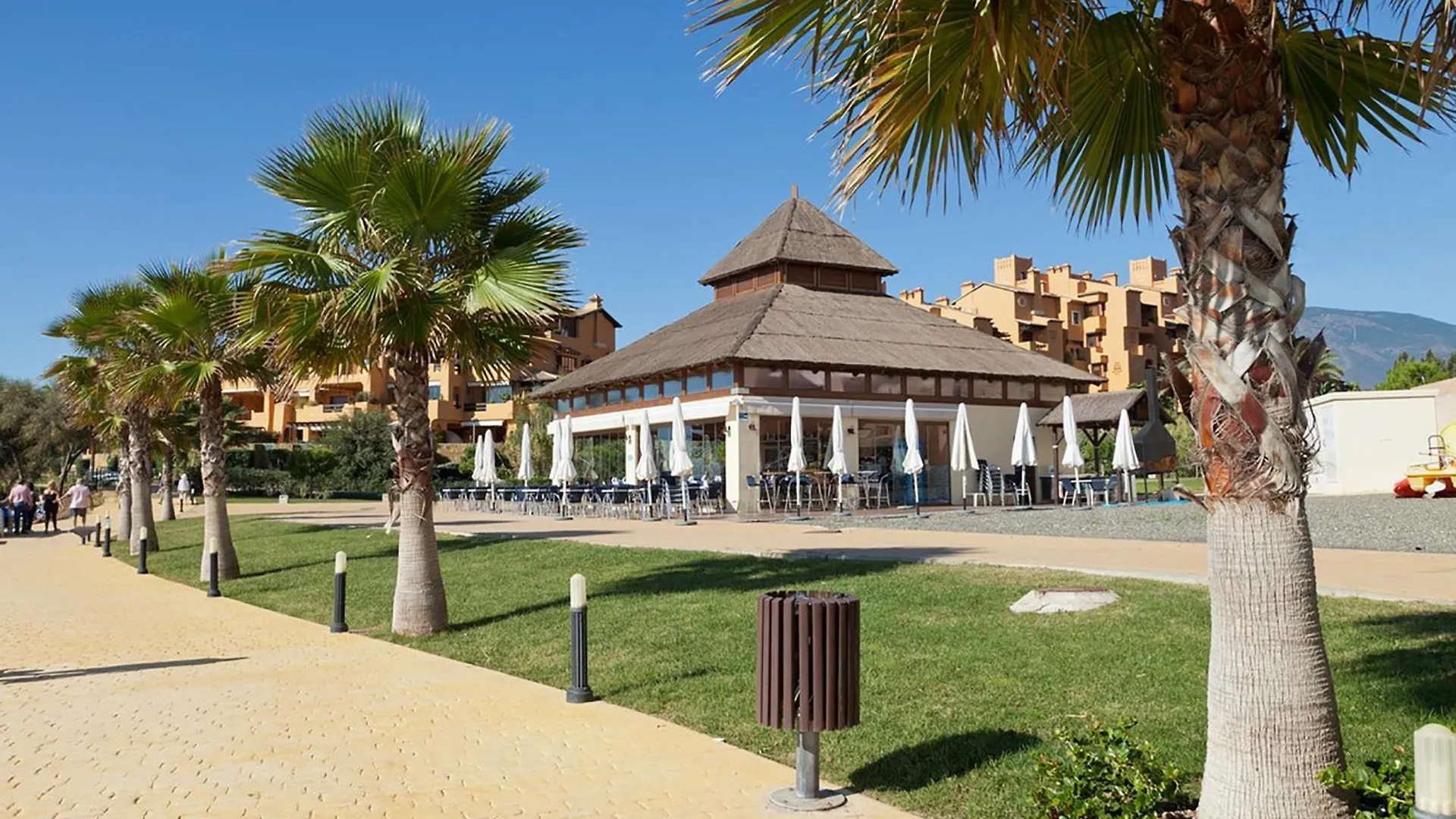 Estepona East Apartment Maewest 0*,  Spain